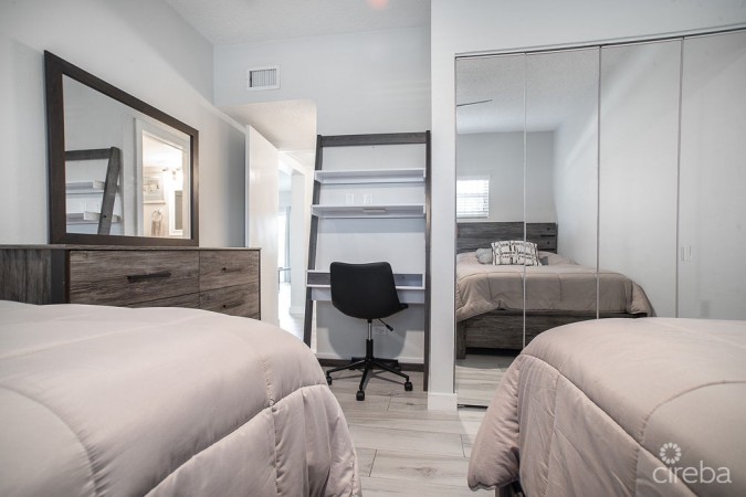 2 BED CONDO SEVEN MILE BEACH  PLANTATION VILLAGE