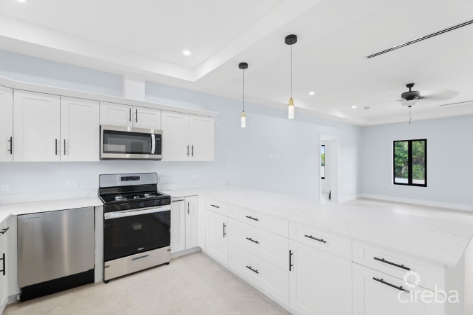 #2 BRAND NEW 3 BED 3.5 BATH DUPLEX -  LOOKOUT GARDENS