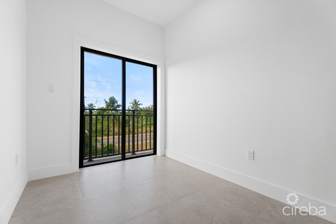 #2 BRAND NEW 3 BED 3.5 BATH DUPLEX -  LOOKOUT GARDENS