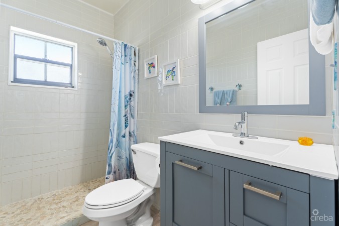 UPDATED 2-BEDROOM CONDO IN SILVER OAKS, GEORGE TOWN!