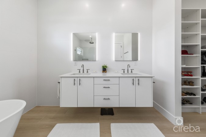 OCEANS 9  VILLA 7 LUXURY BEACHVIEW DETACHED HOME WEST BAY