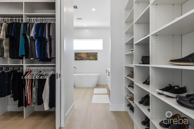 OCEANS 9  VILLA 7 LUXURY BEACHVIEW DETACHED HOME WEST BAY