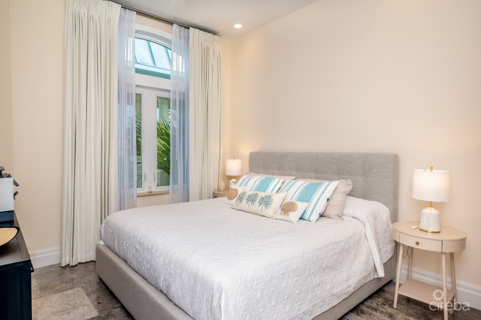 THE PINNACLE VILLA 30 & GARAGE