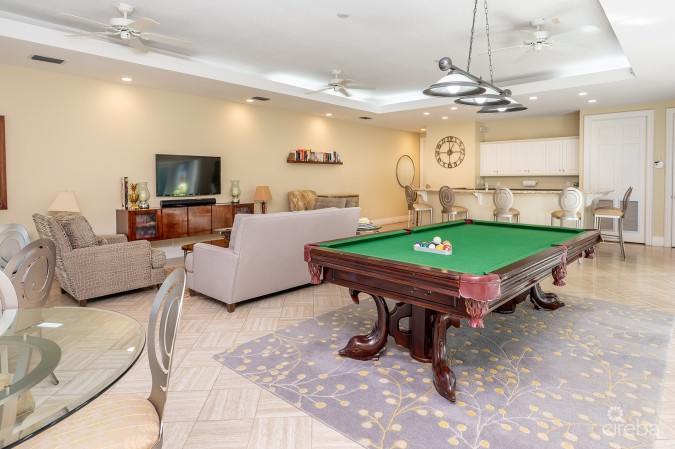 THE PINNACLE VILLA 30 & GARAGE