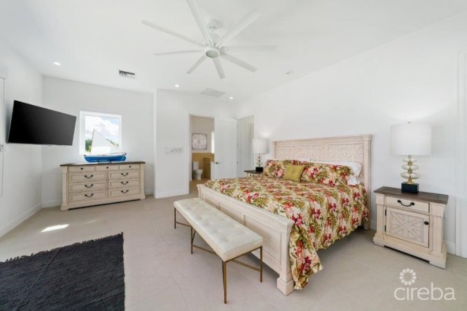 UNIQUE PATRICK'S ISLAND CANALFRONT W GUEST HOUSE | 3 CAR GARAGE