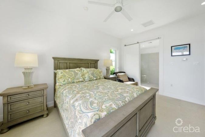 UNIQUE PATRICK'S ISLAND CANALFRONT W GUEST HOUSE | 3 CAR GARAGE