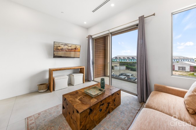 HARBOUR WALK TURNKEY BOUTIQUE CONDO