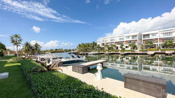 4 BED ARVIA CANAL FRONT