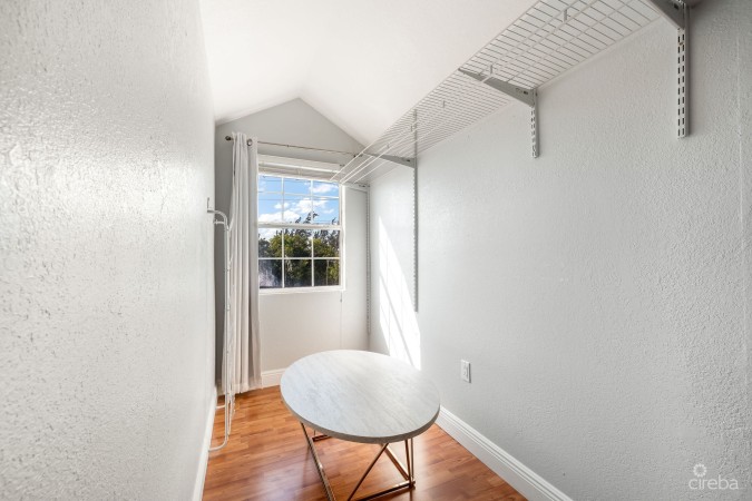 LONGFELLOW CIRCLE 18, BREAKERS FAMILY HOME