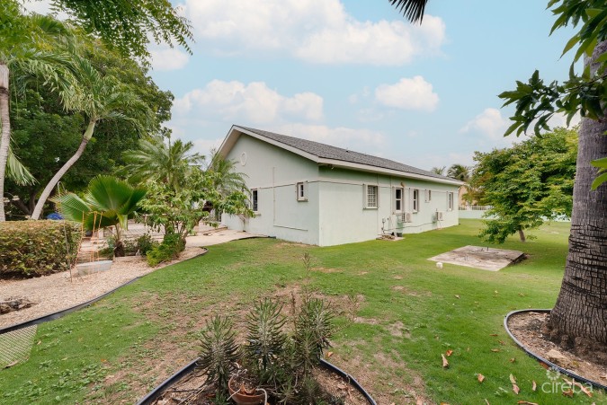 WEST BAY SINGLE FAMILY HOME ON 0.3 ACRE LOT