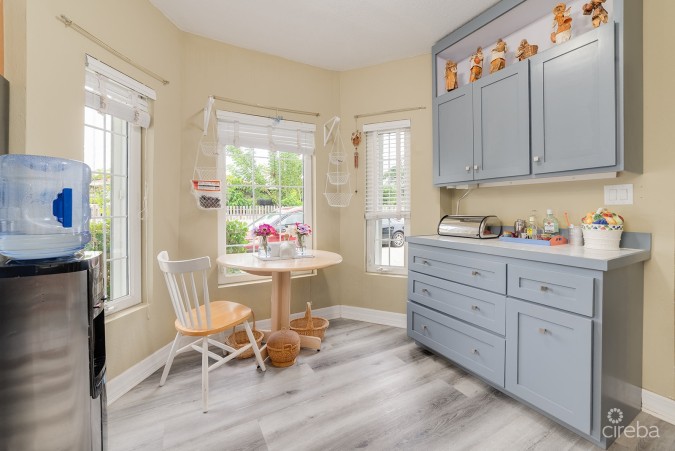 WEST BAY SINGLE FAMILY HOME ON 0.3 ACRE LOT