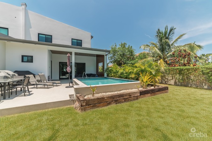 SOUTH SOUND NUSA VILLAS BEAUTIFUL HOME WITH POOL