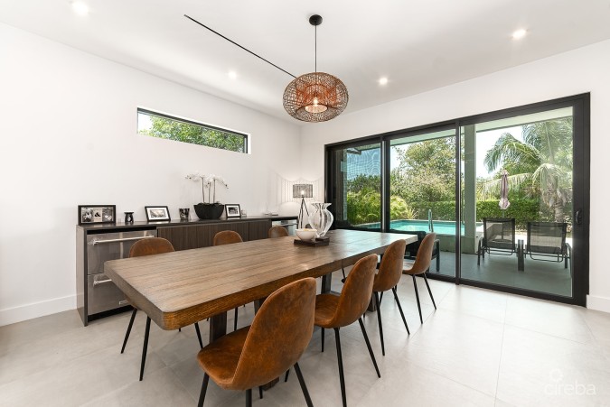 SOUTH SOUND NUSA VILLAS BEAUTIFUL HOME WITH POOL