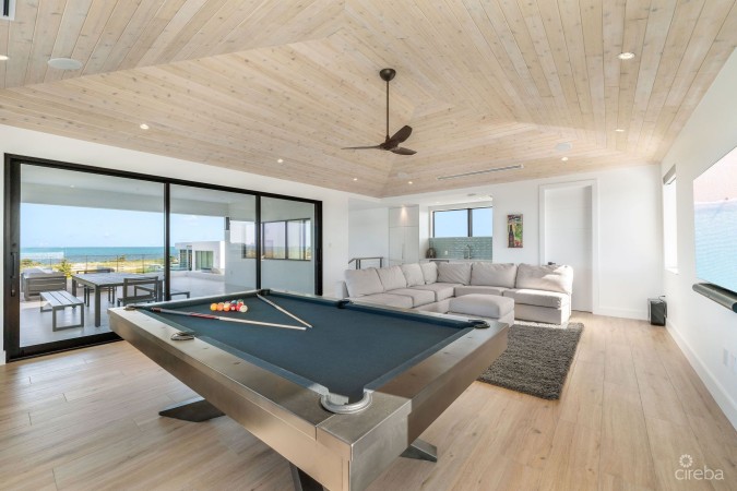 60 LALIQUE PENINSULA QUAY | LUXURY WATERFRONT LIVING IN CRYSTAL HARBOUR