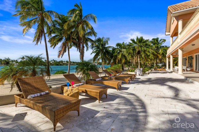 PIECES OF EIGHT, RUM POINT ESTATE