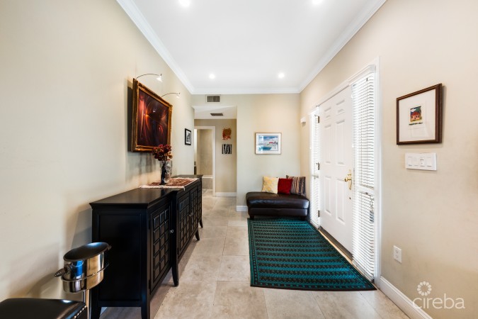 BRITANNIA KINGS COURT WITH TWO DOCK OPTIONS AVAILABLE