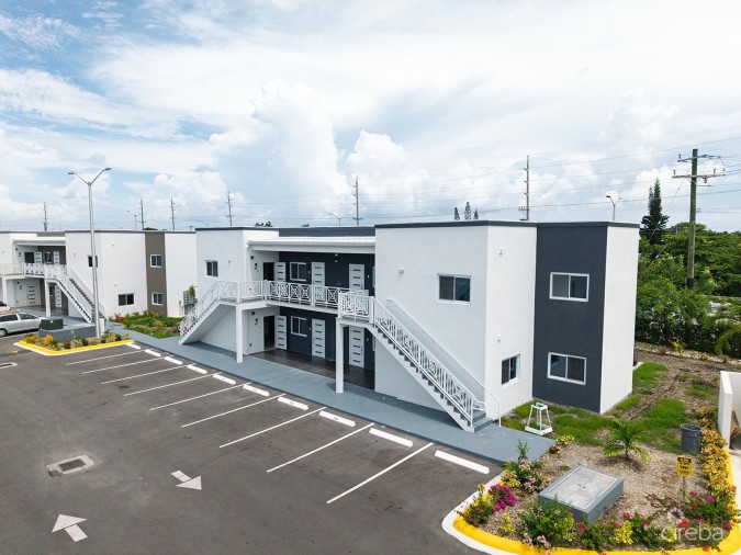 2 BEDROOM CONDO IN YARL