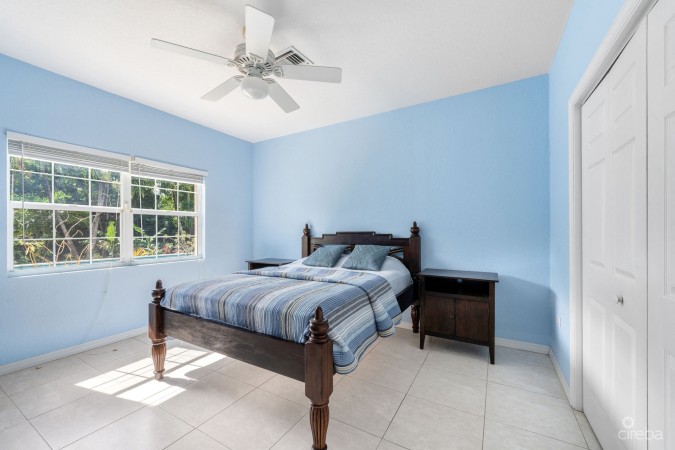 75 MIDSUMMER DRIVE SINGLE FAMILY HOME