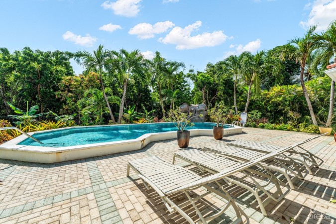 75 MIDSUMMER DRIVE SINGLE FAMILY HOME