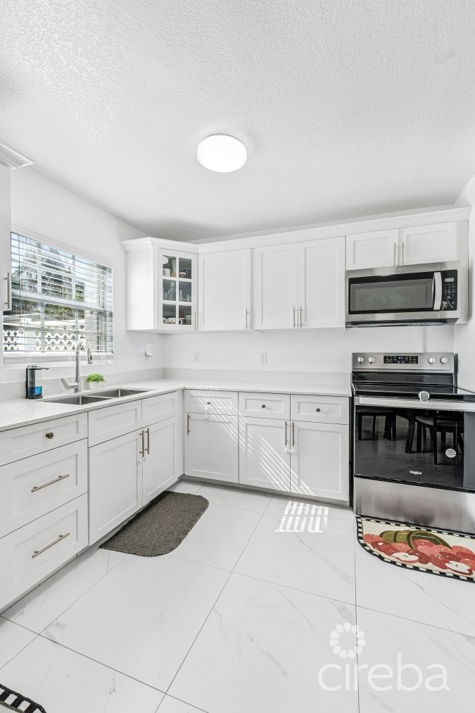 SPRINGFIELD COURTS - 2 BR 2.5 BATH