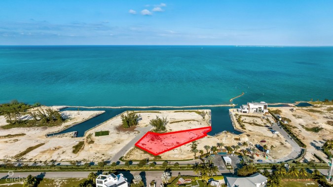 DIAMOND'S EDGE WATERFRONT ESTATE LOT 10