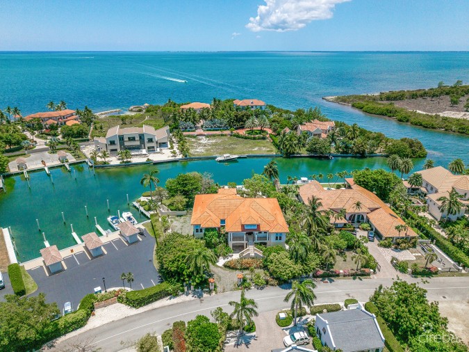 THE DOCK HOUSE | A VISTA DEL MAR & YACHT CLUB SIGNATURE RESIDENCE