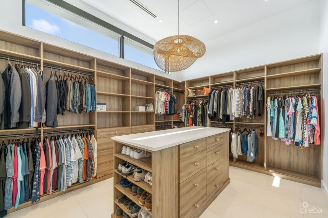 60 LALIQUE PENINSULA QUAY | LUXURY WATERFRONT LIVING IN CRYSTAL HARBOUR