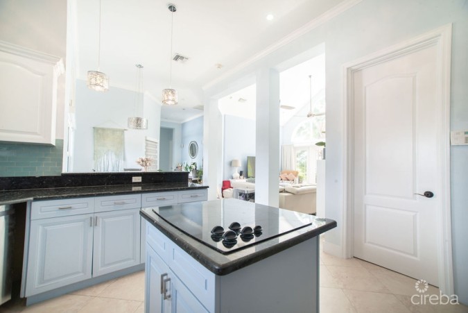 CANAL FRONT - FAMILY HOME SAVANNAH