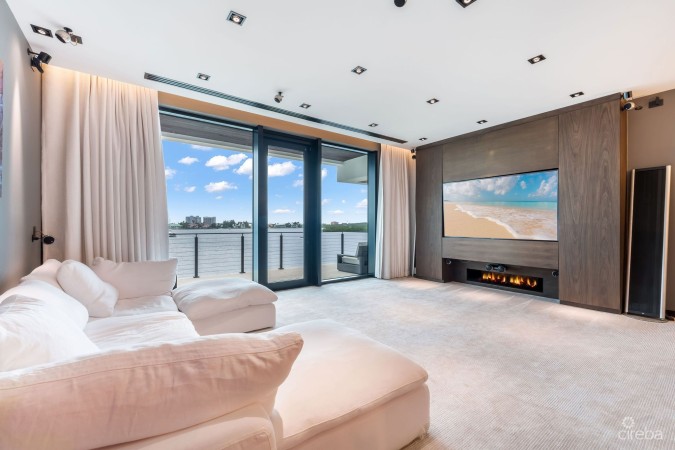 72 LALIQUE PENINSULA QUAY - SERENITY HOUSE IN CRYSTAL HARBOUR