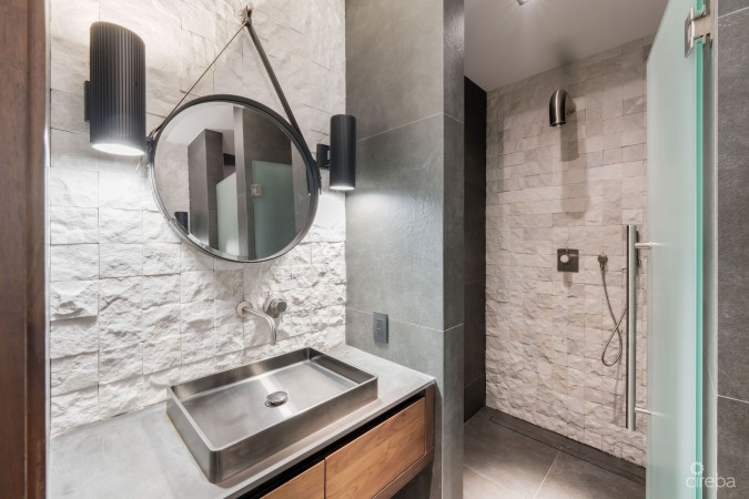 72 LALIQUE PENINSULA QUAY - SERENITY HOUSE IN CRYSTAL HARBOUR