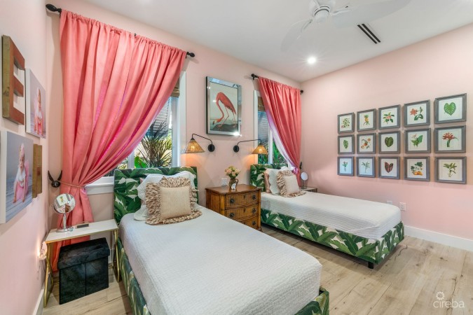 SPOTTS BEACH COTTAGE