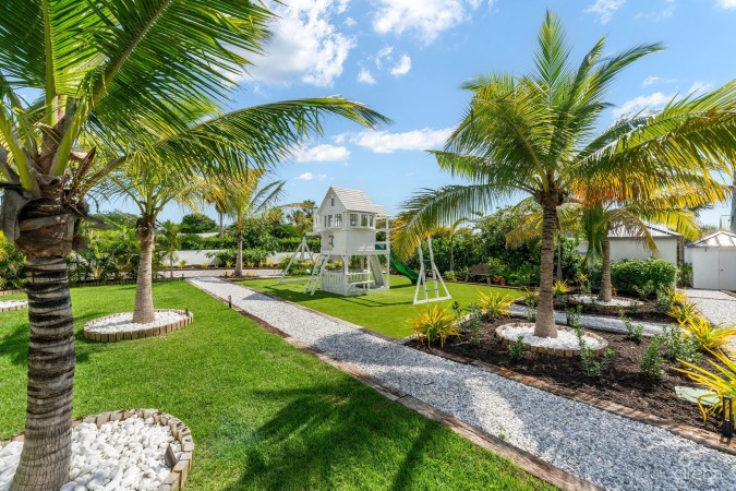 SPOTTS BEACH COTTAGE