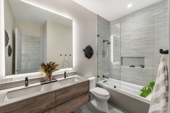 BELLA ROCCA, EAST END LUXURY VILLA