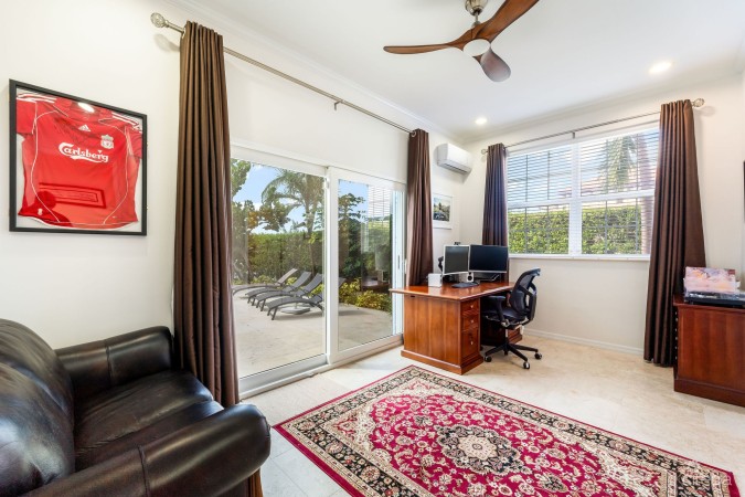 BIMINI DRIVE 303  - GRAND HARBOUR |  5-BED WATERFRONT HOME