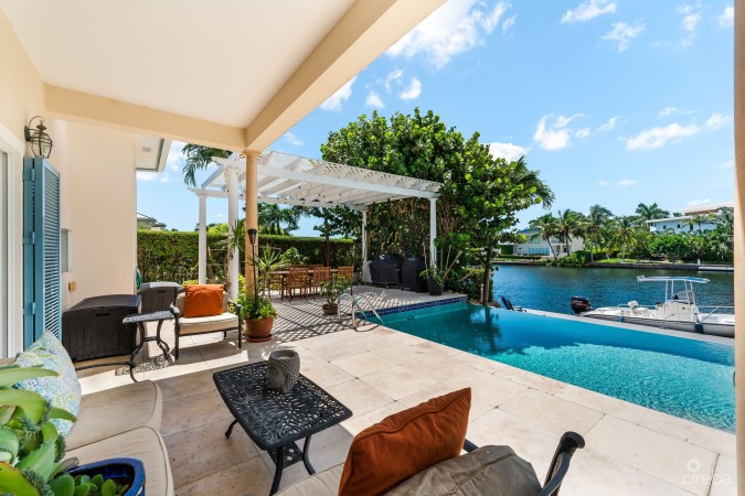 BIMINI DRIVE 303  - GRAND HARBOUR |  5-BED WATERFRONT HOME