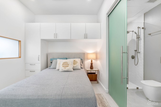 HARBOUR WALK RESIDENCES | CHIC 1-BED