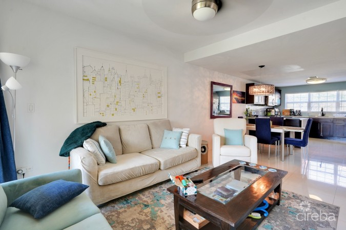 OCEAN CLUB 2 BED 2.5 BATH MODERN TOWN HOUSE