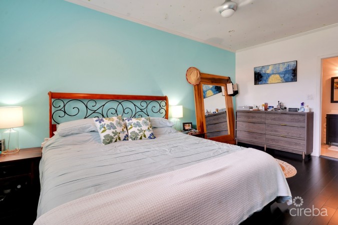 OCEAN CLUB 2 BED 2.5 BATH MODERN TOWN HOUSE