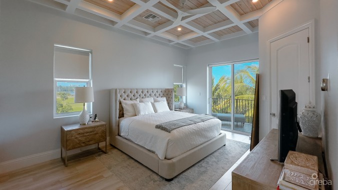 TURNBERRY VILLAS, CRYSTAL HARBOUR