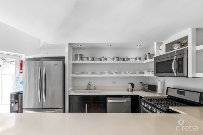 CAYMAN SANDS VILLAGE TOWNHOUSE 14, SEVEN MILE BEACH