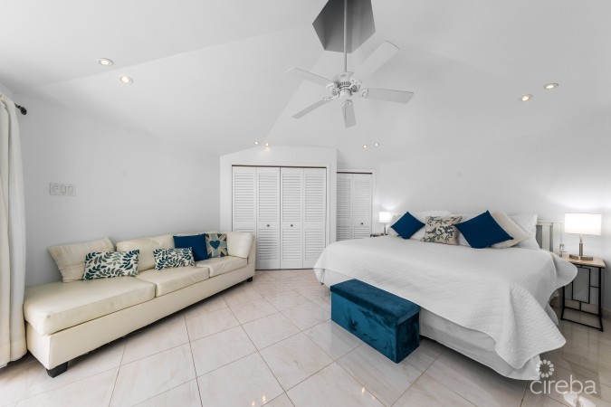 CAYMAN SANDS VILLAGE TOWNHOUSE 14, SEVEN MILE BEACH