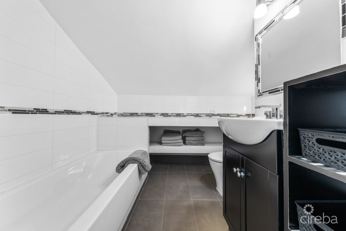 CAYMAN SANDS VILLAGE TOWNHOUSE 14, SEVEN MILE BEACH