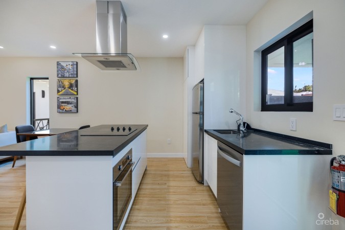 ARZA WEST BAY JADE - UPGRADED FULLY FURNISHED 1-BED/BATH CORNER UNIT