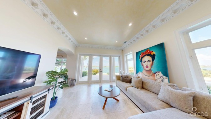 VISCAYA HOME, GOVERNOR'S HARBOUR CREEK