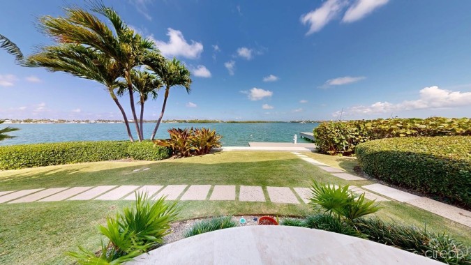 VISCAYA HOME, GOVERNOR'S HARBOUR CREEK