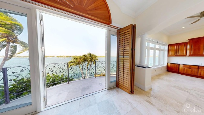 VISCAYA HOME, GOVERNOR'S HARBOUR CREEK