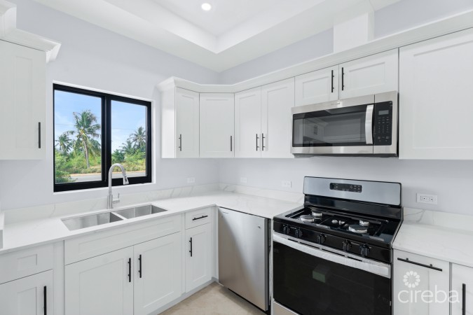 #2 BRAND NEW 3 BED 3.5 BATH DUPLEX -  LOOKOUT GARDENS