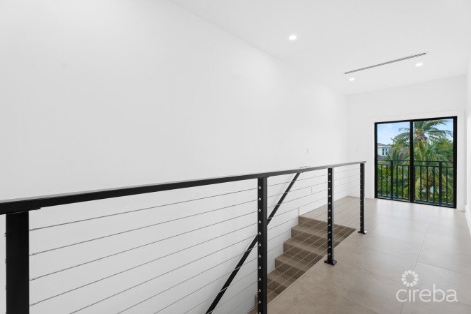 #2 BRAND NEW 3 BED 3.5 BATH DUPLEX -  LOOKOUT GARDENS