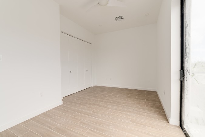 PRIVE FULLY UPGRADED 2B/2.5B UNIT - CASH BACK AT CLOSING!