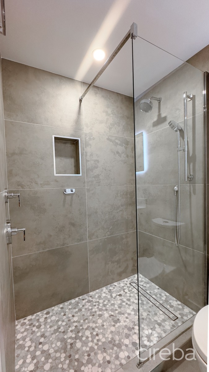 PLANTATION VILLAGE SEVEN MILE BEACH